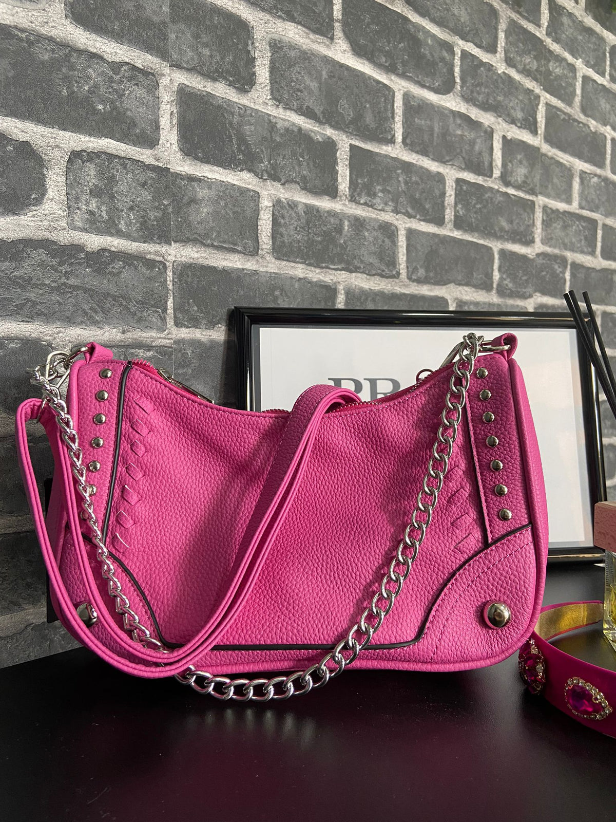 Borsa Studs