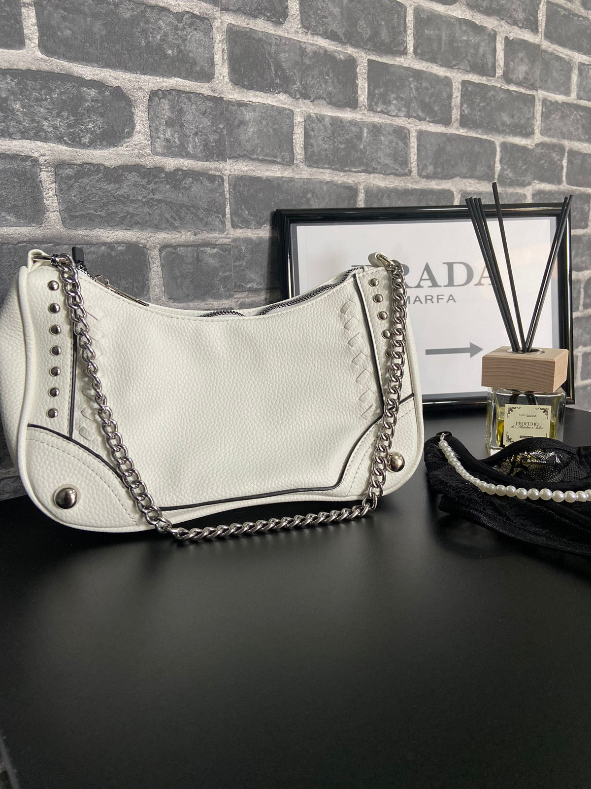 Borsa Studs