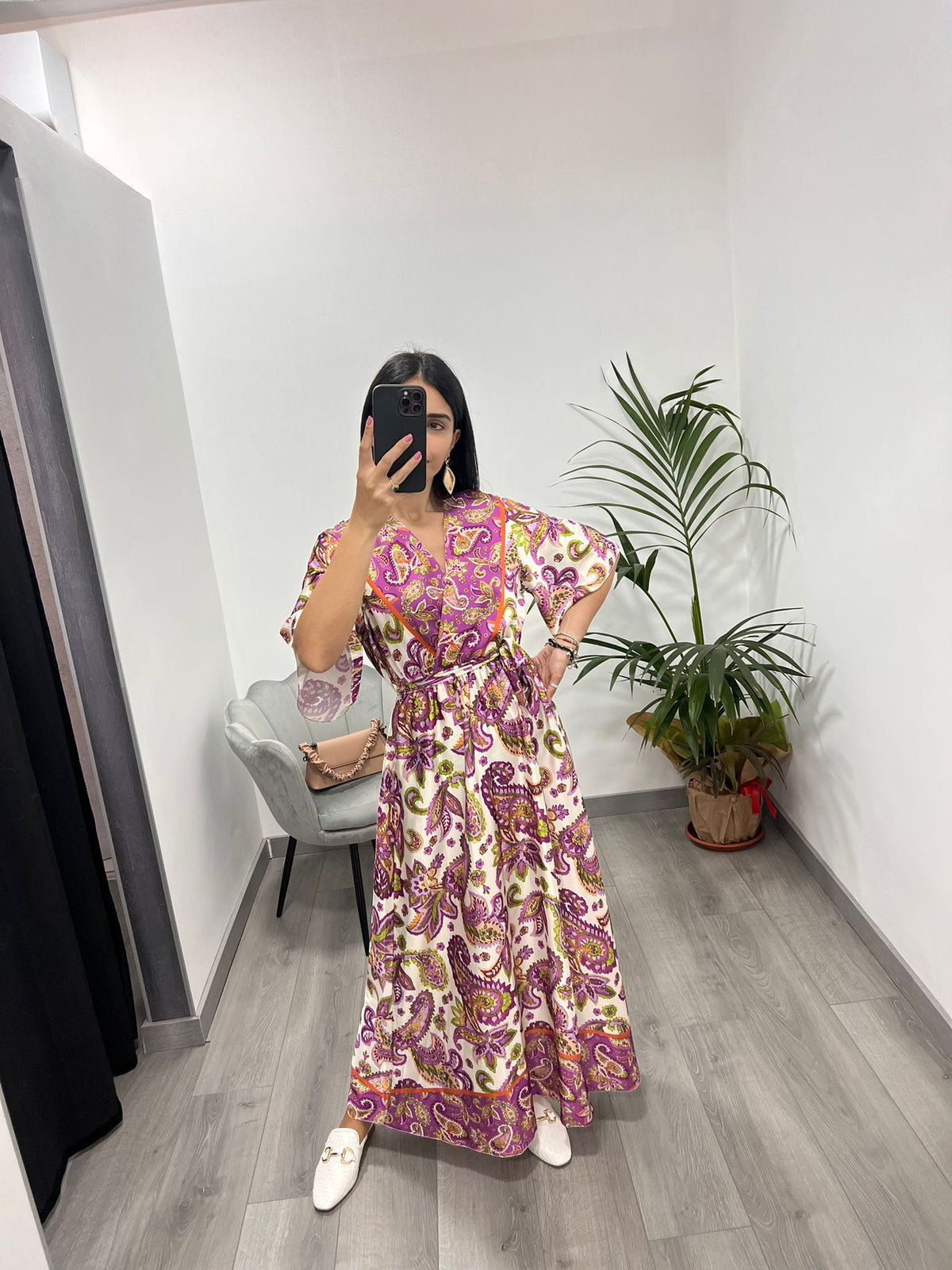 Abito Jones